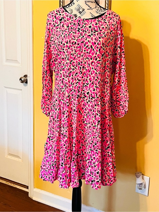 Lilly Pulitzer Dresses & Skirts - Lilly Pulitzer Pink & Multi Leopard Print Midi Dress size M